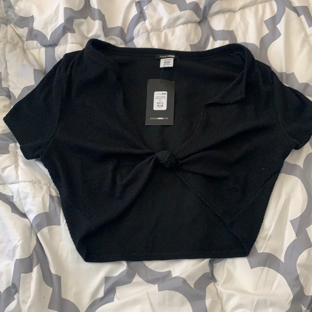 Tie in the front shirt